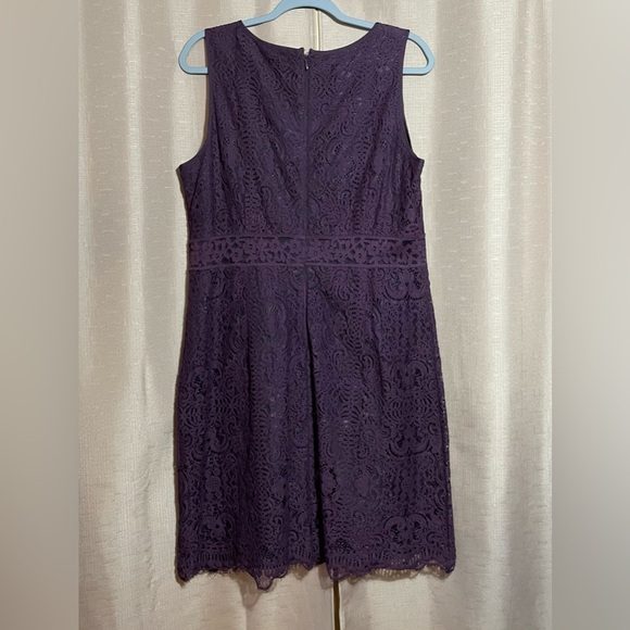 LOFT Elegant 14 Sleeveless Purple Lace Overlay Knee Length Dress GUC - Picture 2 of 6